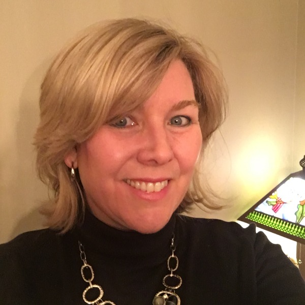 Joanne Hewitson Headshot